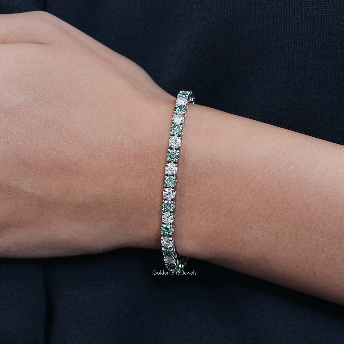 Close View Of Alternative Green Round Cut Moissanite Tennis Bracelet
