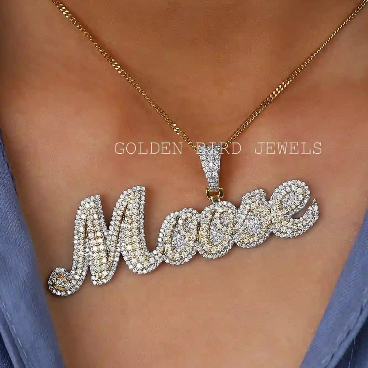 Farbloser, runder Moissanit-Anhänger mit individuellem Buchstaben