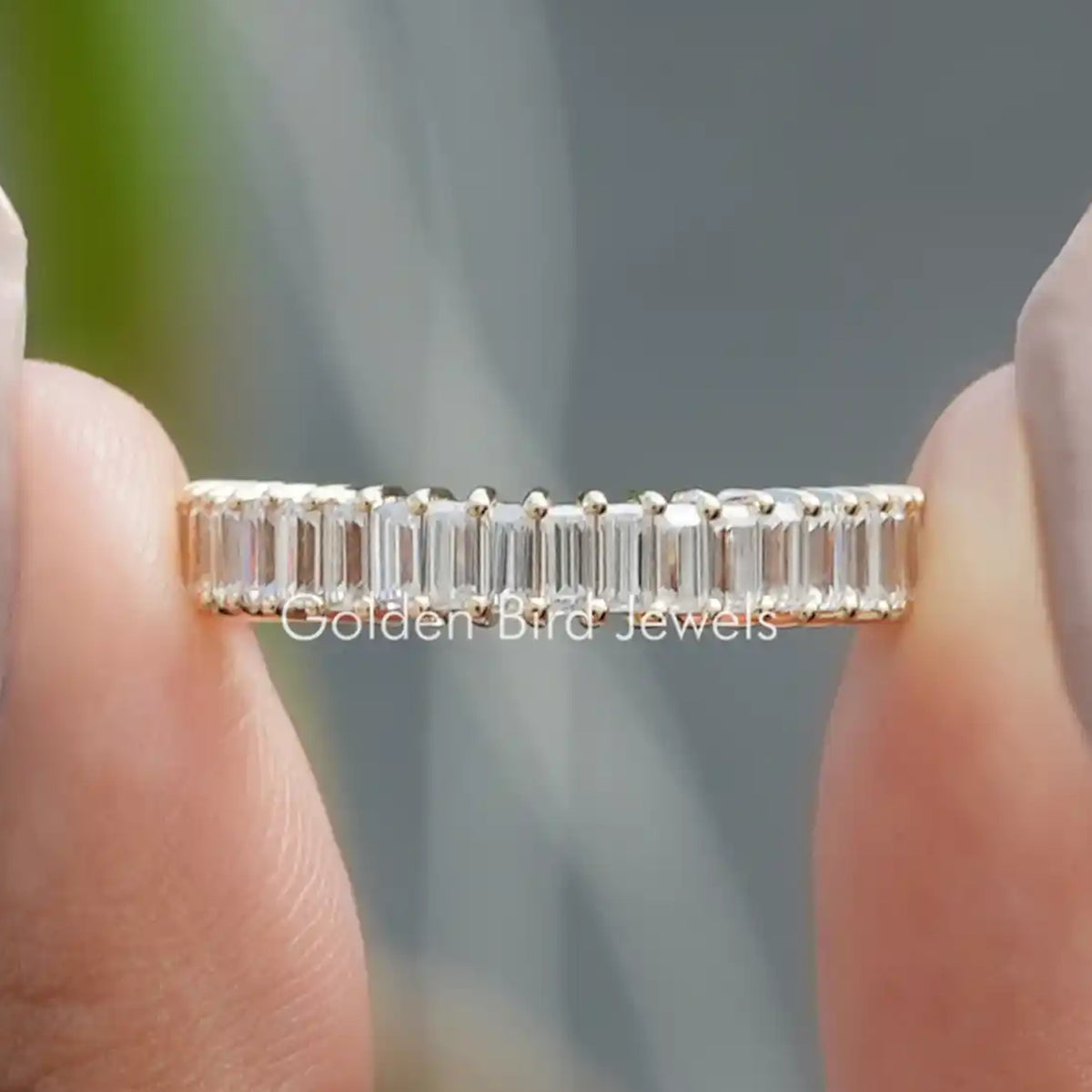 Halber Eternity-Ring mit Moissanit im Baguetteschliff