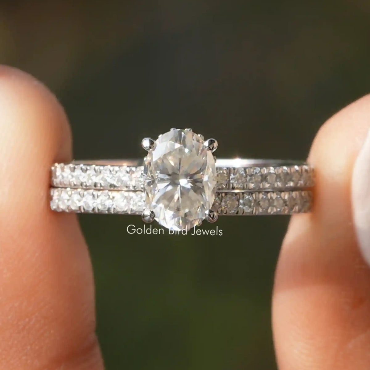 Ovaler-Schnitt Moissanit-Ehering mit Ewigkeit Band