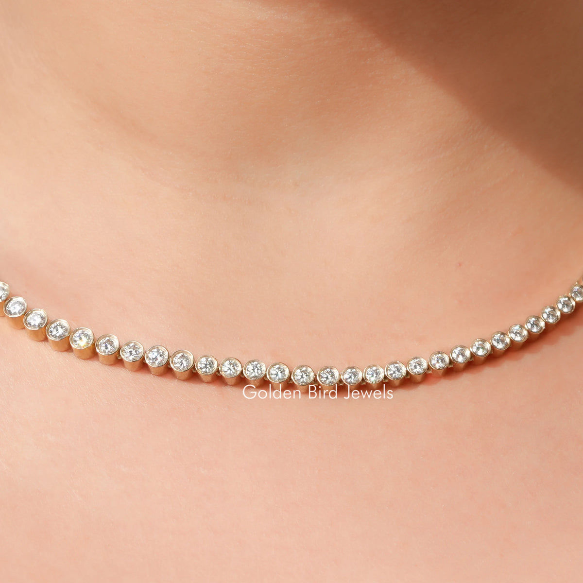 Runde Tenniskette mit Moissanit aus massivem 14 Karat Gold