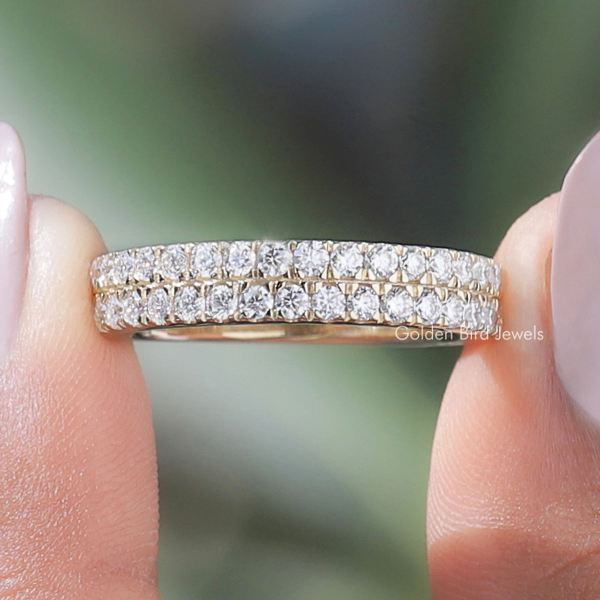Zweireihiger Eternity-Ring mit Moissanit im Rundschliff