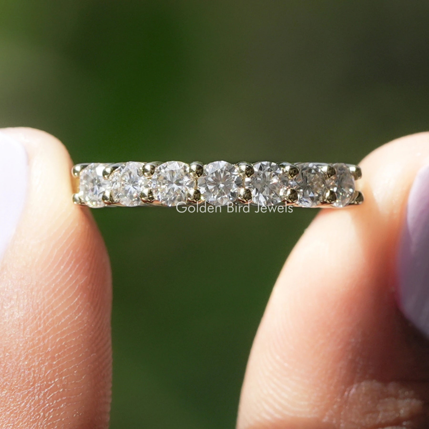 Farbloser, runder Moissanit-Halb-Eternity-Ring
