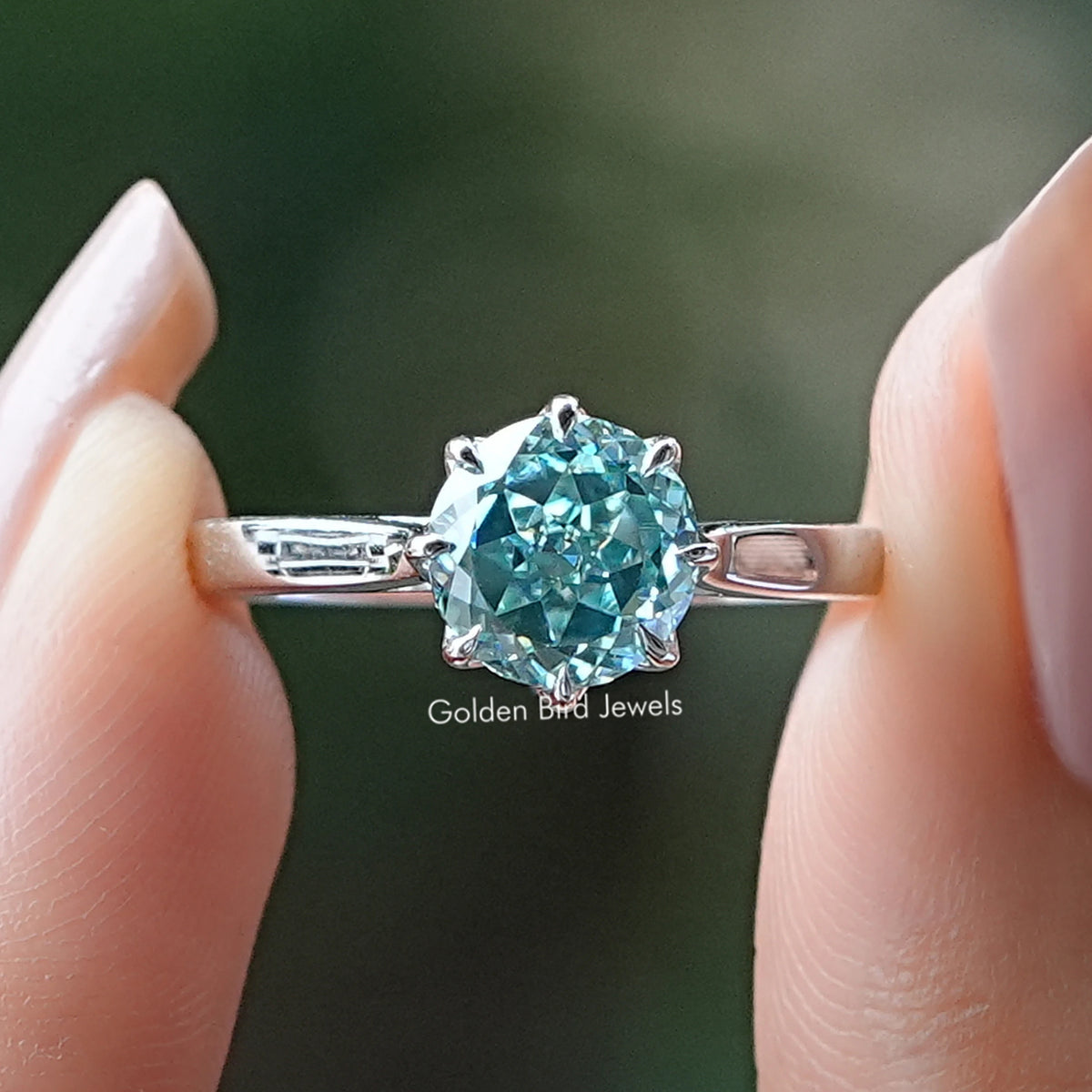 Cyan Blauer portugiesischer Rundschliff Moissanit Ring