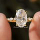 Ovaler Moissanit Crushed Ice Eternity Ring