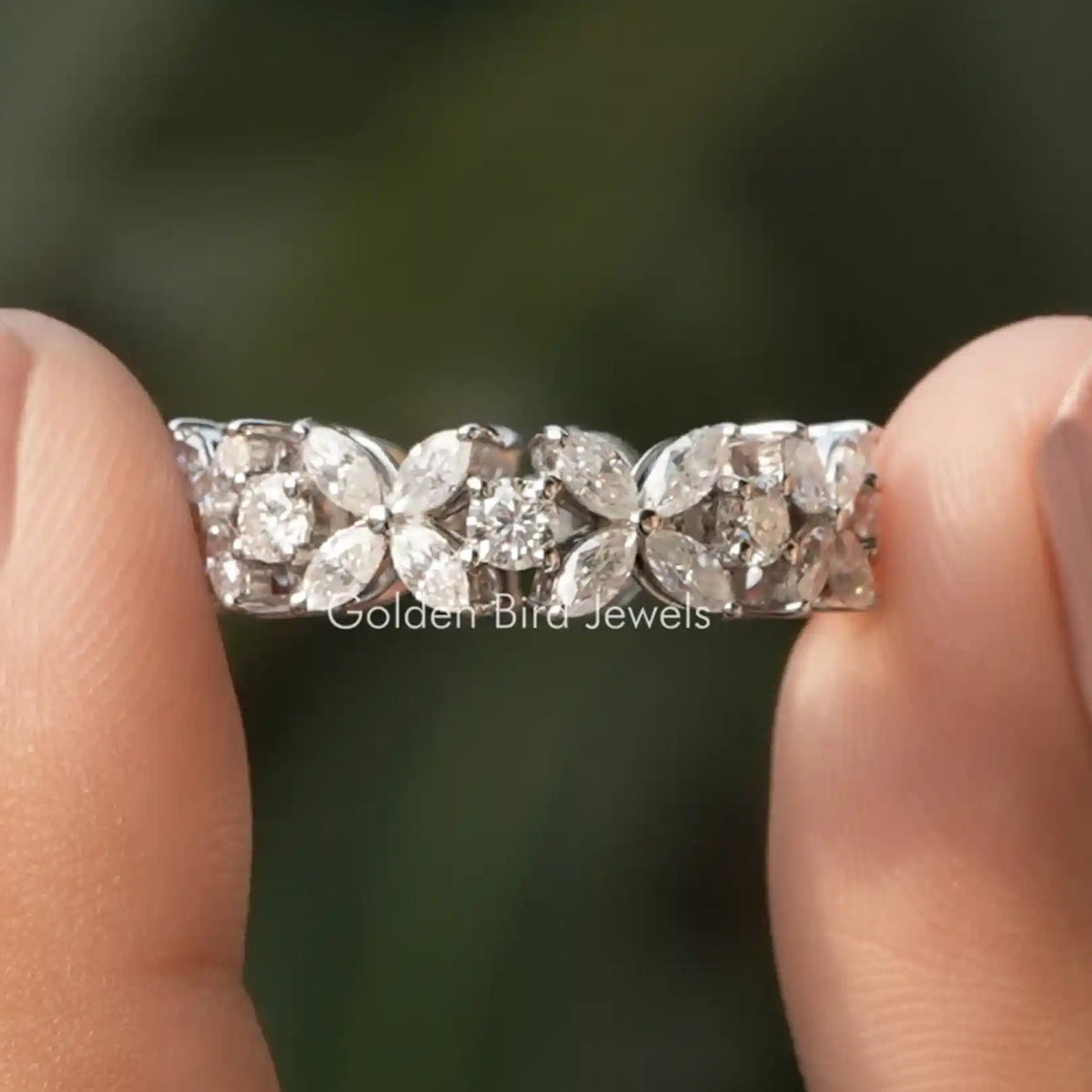 Marquise-Ehering mit Moissanit im Rundschliff