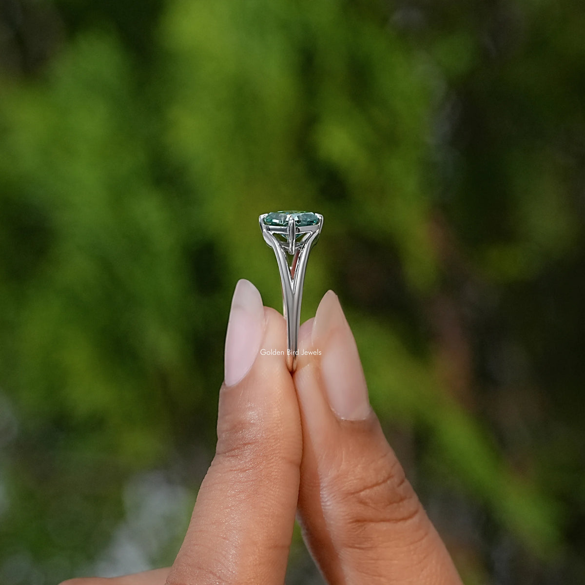 Kissen Moissanit Edelstein Ring mit geteilter Ringschiene