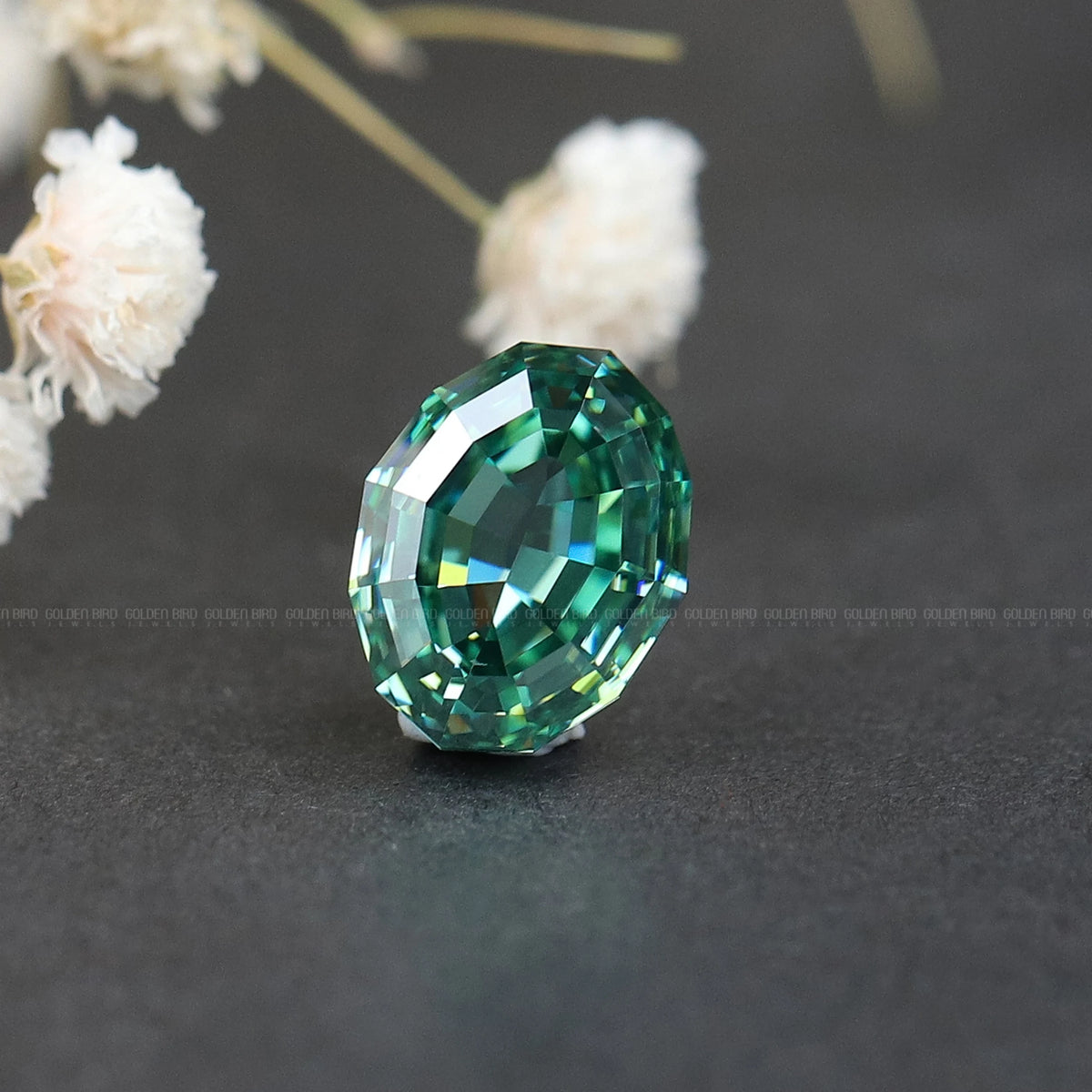 3,05 Karat ovaler Moissanit-Stein im Stufenschliff