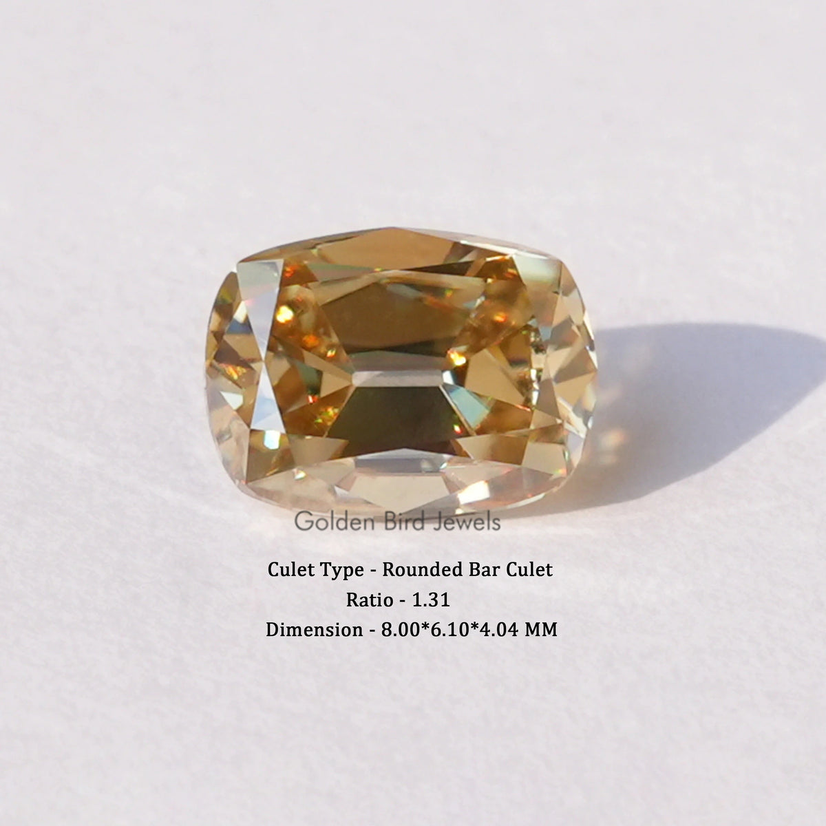 1,50 Karat länglicher Moissanit-Stein im alten Minenschliff