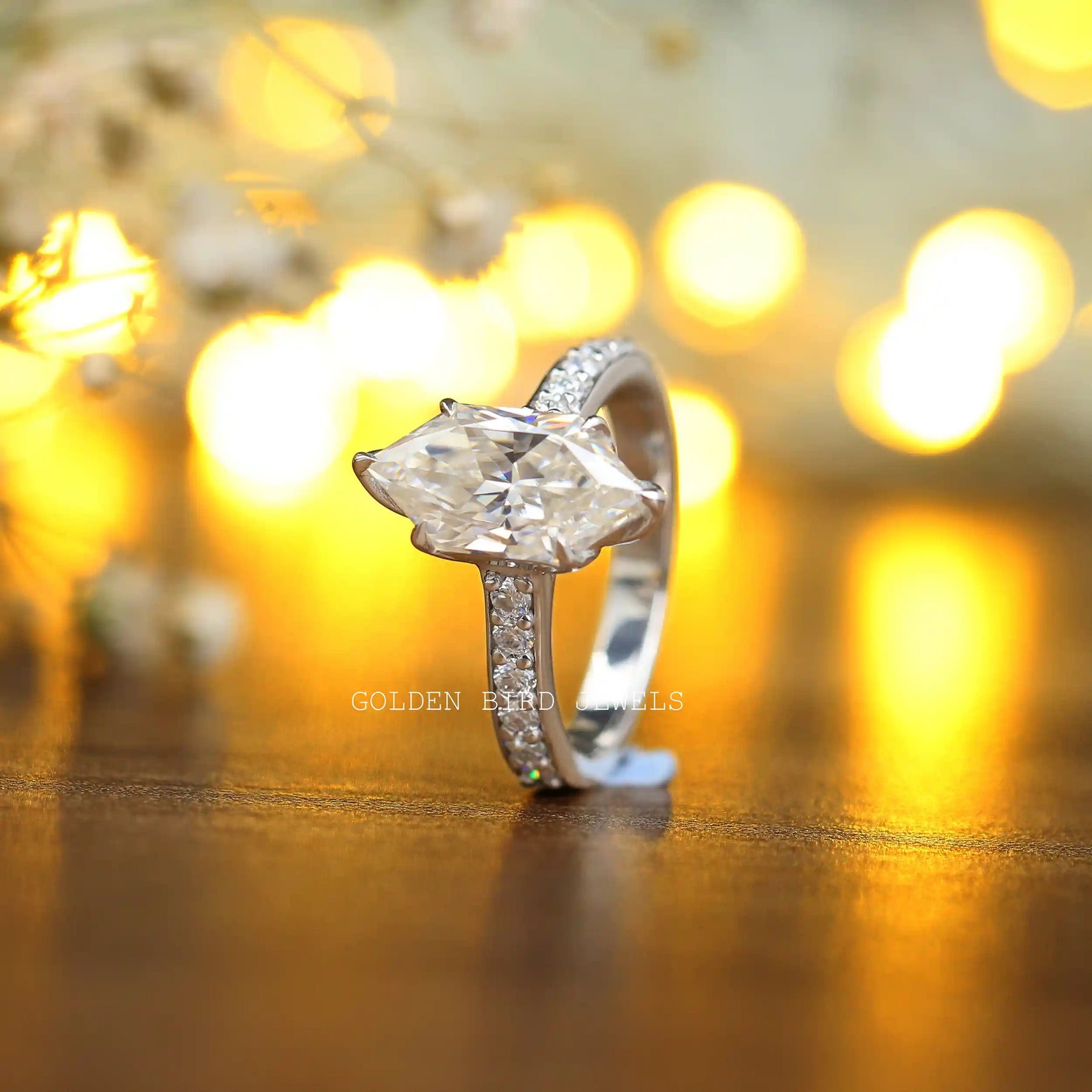 Dutch Marquise Cut Solitaire Ring in white Side Stone