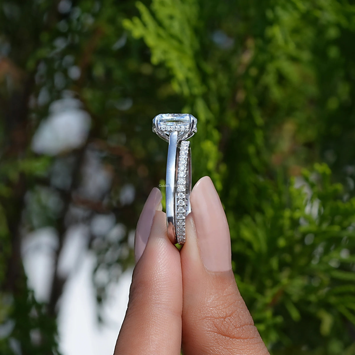 Längliches Moissanit-Trauringset im Kissenschliff