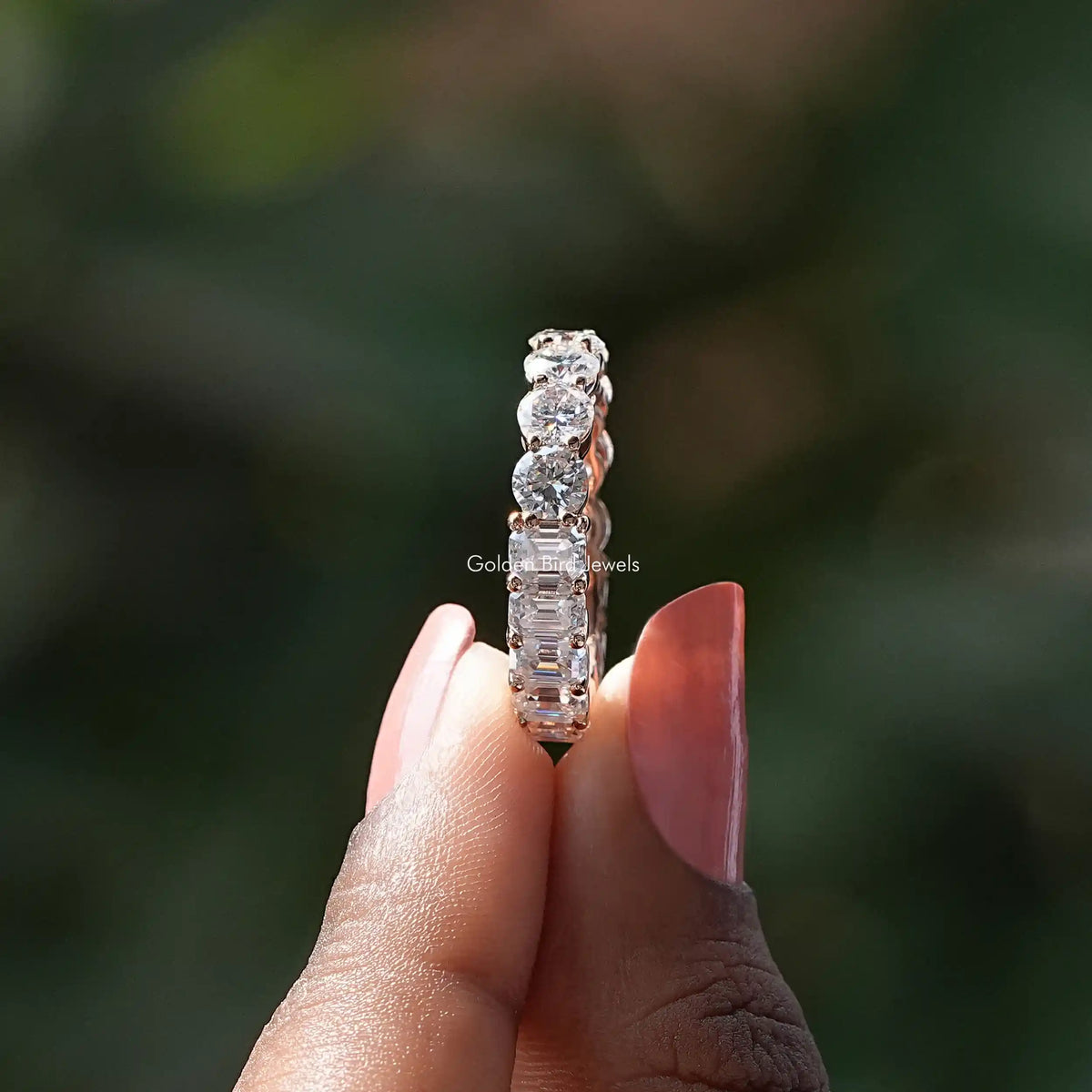 Halber Smaragd & Moissanit-Band im Rundschliff