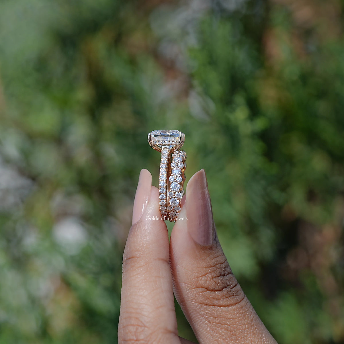 Längliches Moissanit-Ringset im Kissenschliff