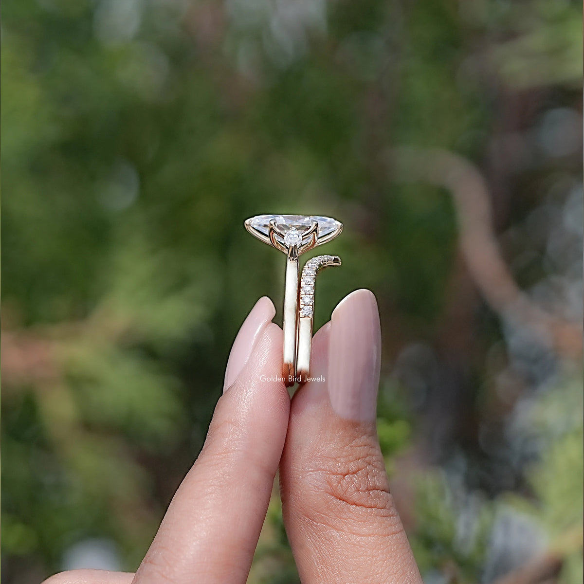 Moissanit-Verlobungsring mit drei Steinen im Marquise-Schliff