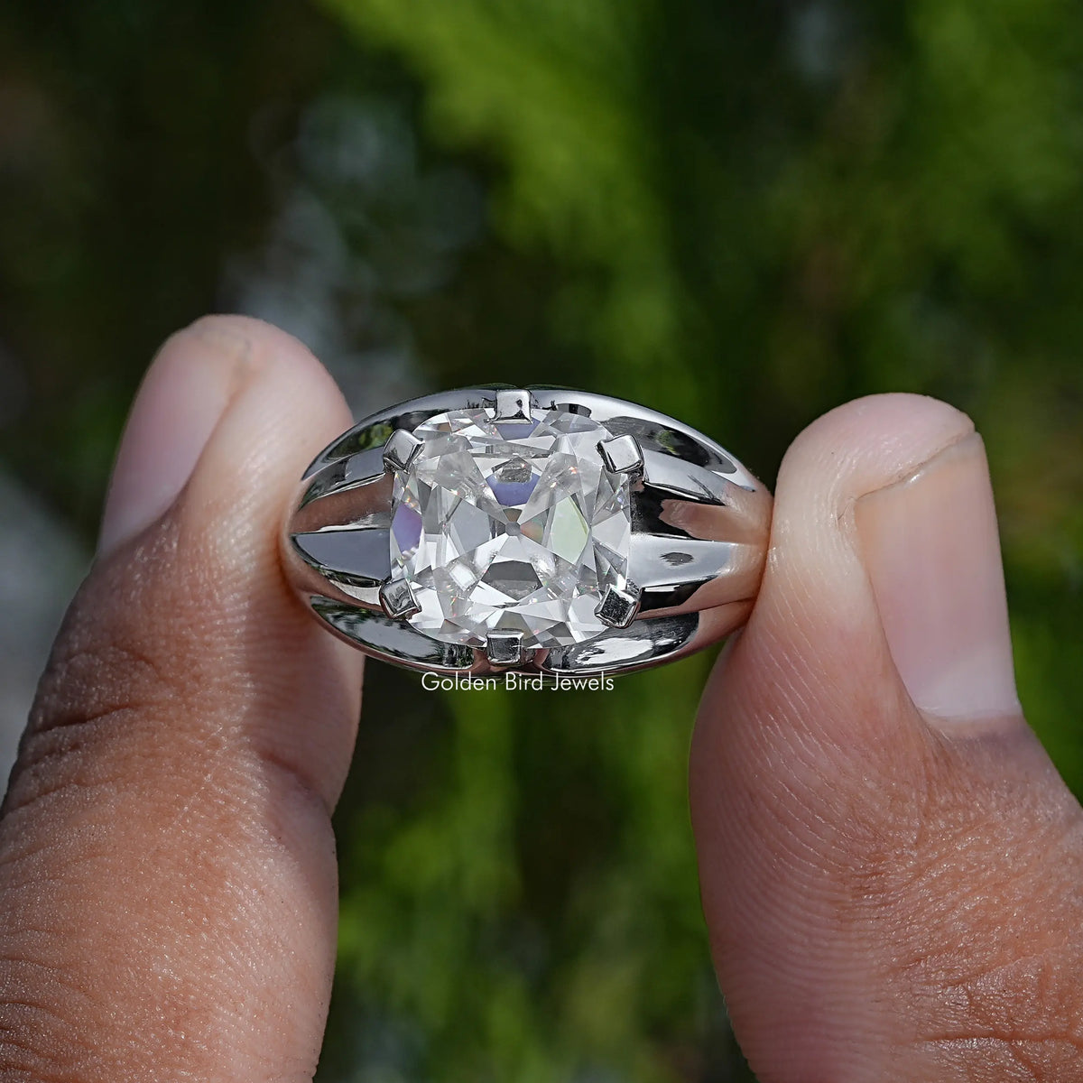 Old Mine Moissanit-Solitärring im Kissenschliff