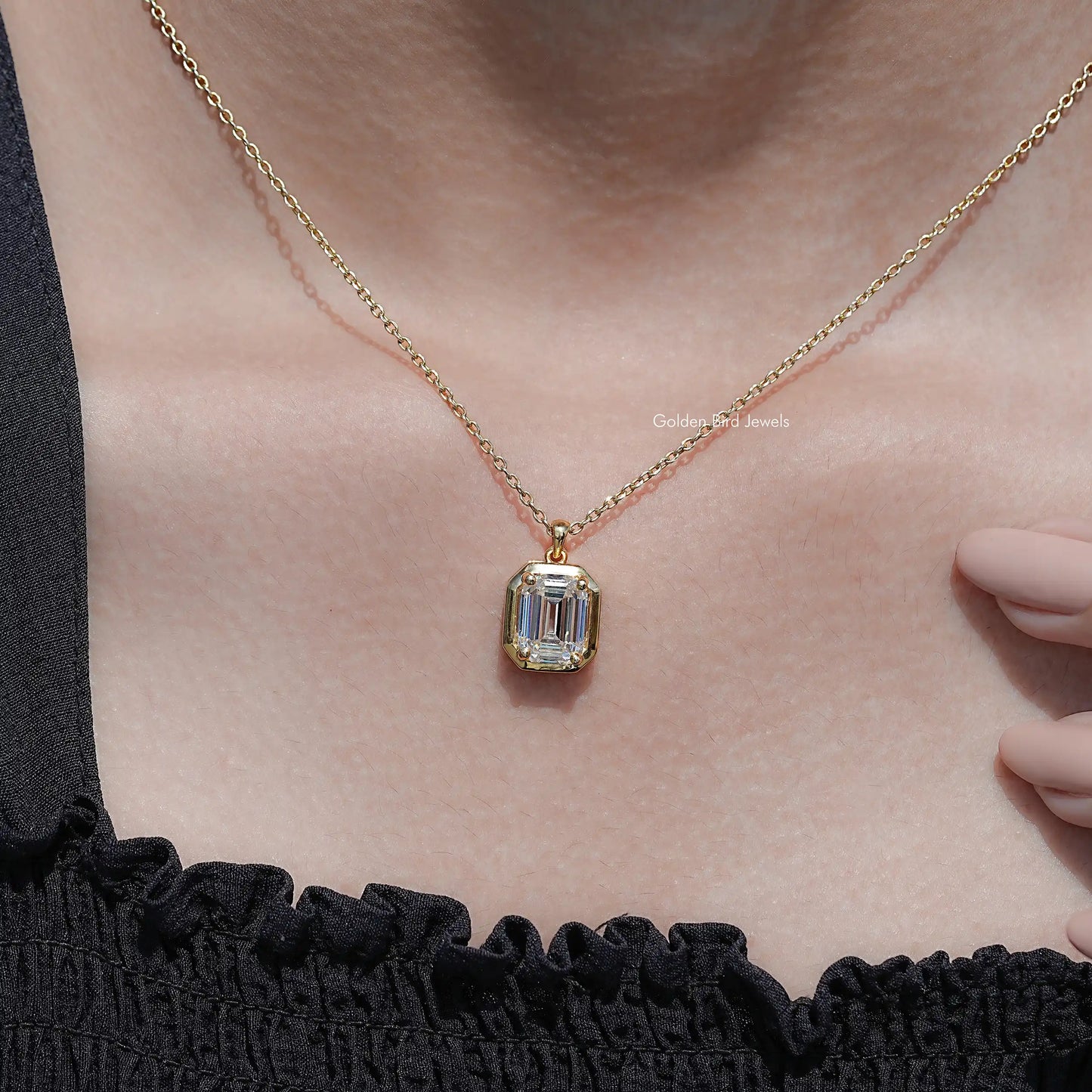 close view of Old Mine Emerald Moissanite Pendant