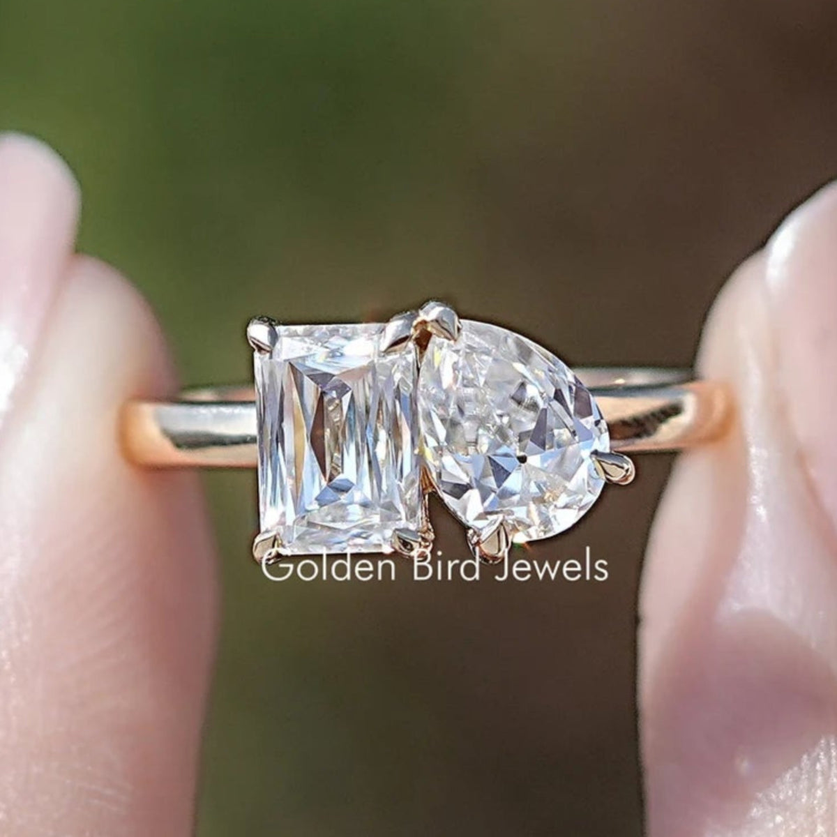 Old Mine Birnen- und Kreuzschliff-Moissanit-Ring mit zwei Steinen