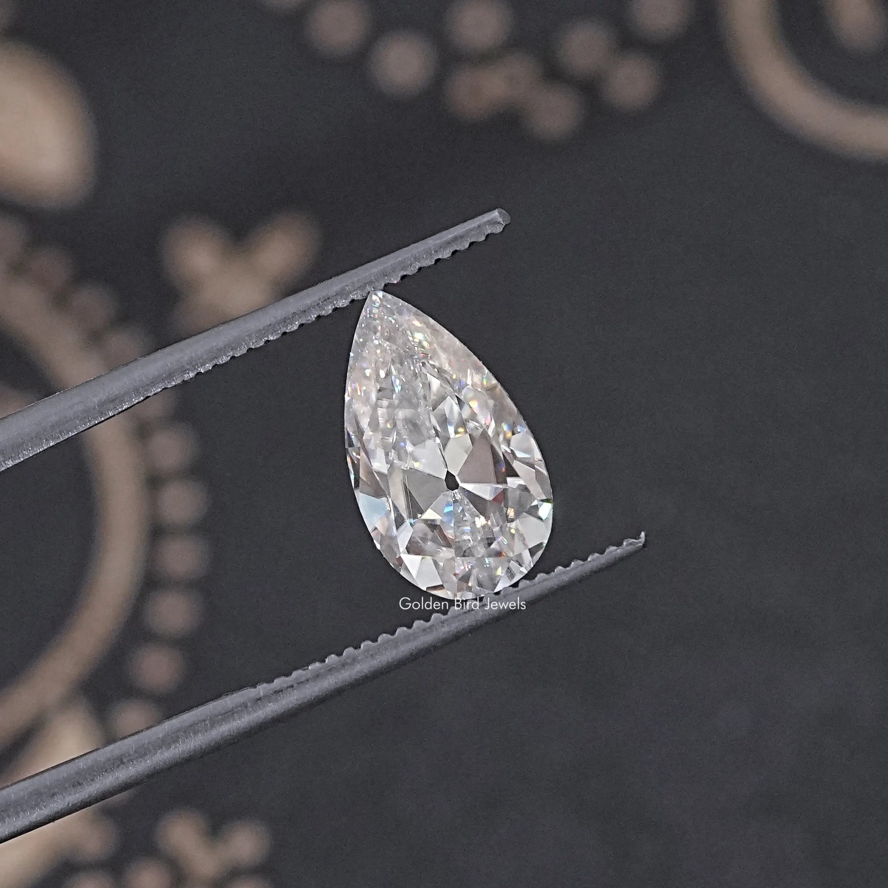4,25 ct Old Mine Birnenschliff loser Moissanit