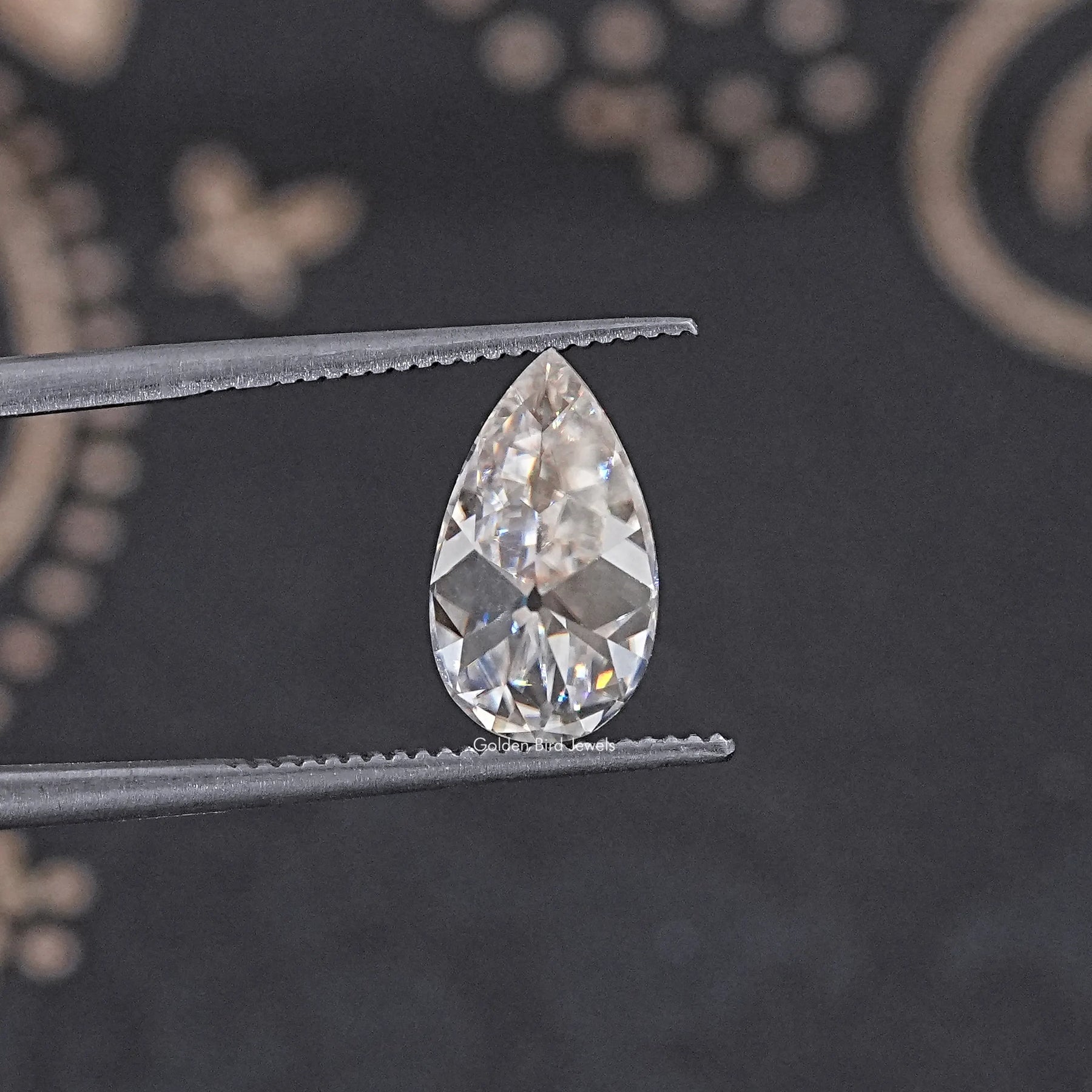 4,25 ct Old Mine Birnenschliff loser Moissanit
