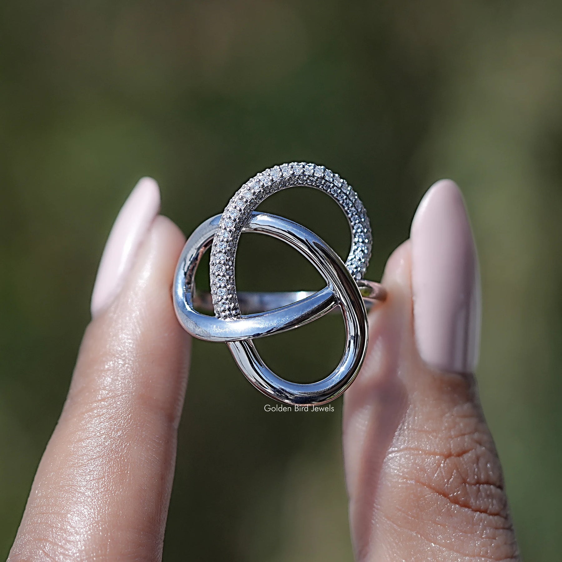 Round Cut Lab Diamond Criss Cross Loop Band