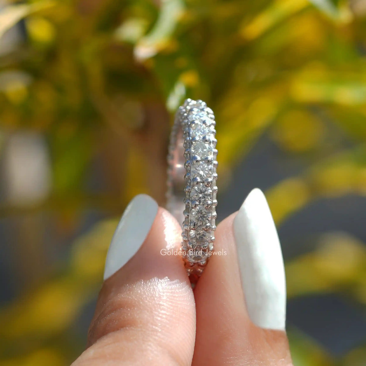 Moissanit-Eternity-Ring im Rundschliff und Pavéfassung