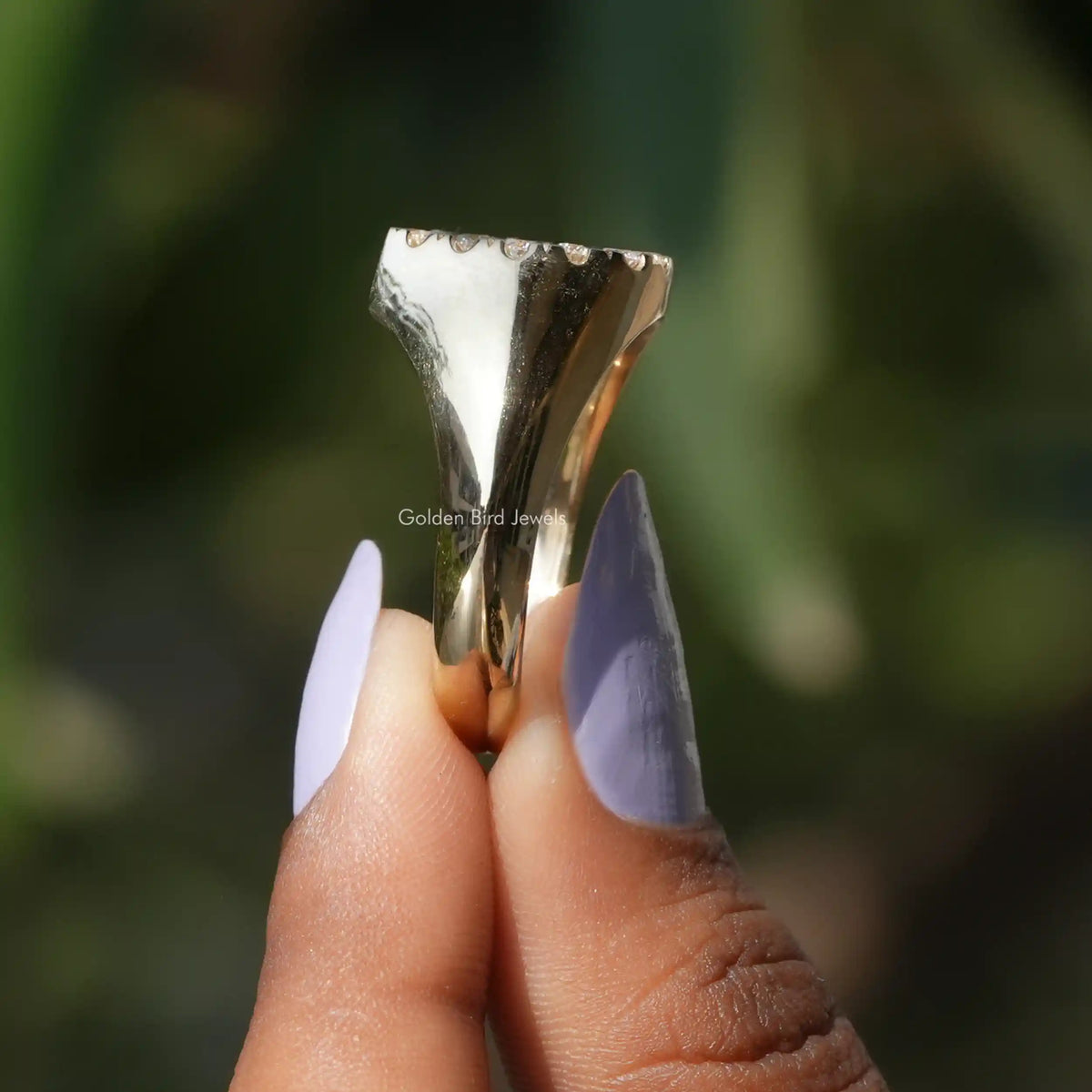 Side view of Horseshoe cut Ring in White gold
