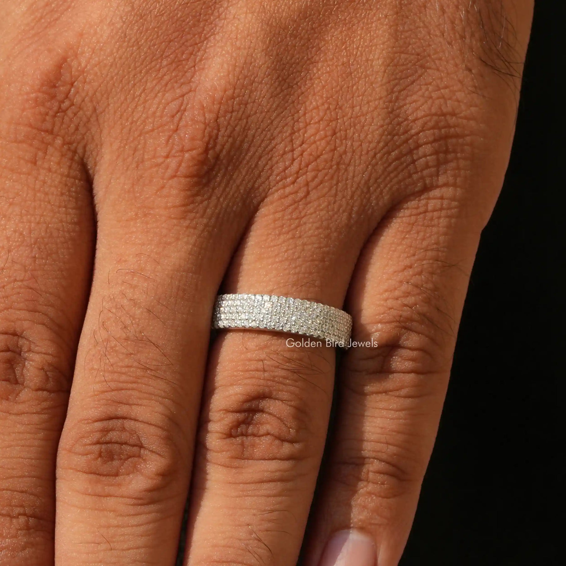 Detailed view of moissanite Round wedding ring