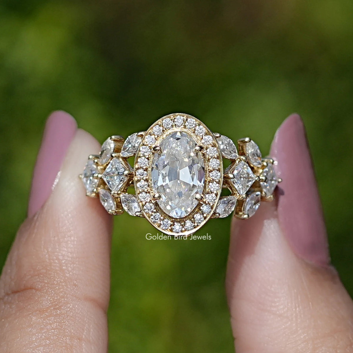 Old Mine Moval Cut Moissanit Halo Cluster Verlobungsring