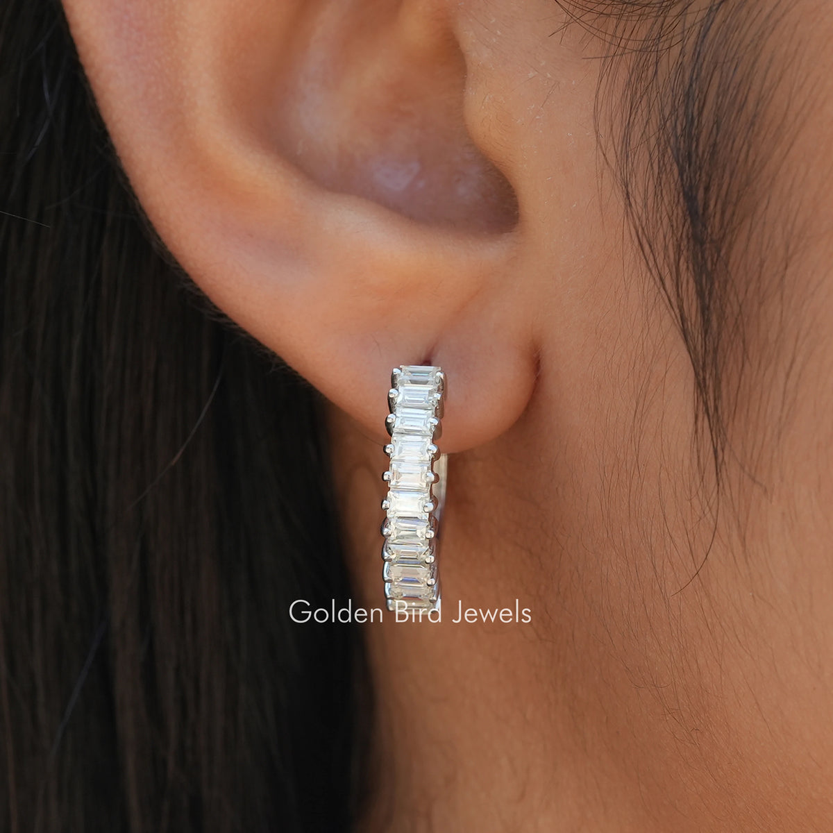 Moissanit Baguetteschliff Hochzeits-Huggies-Ohrringe