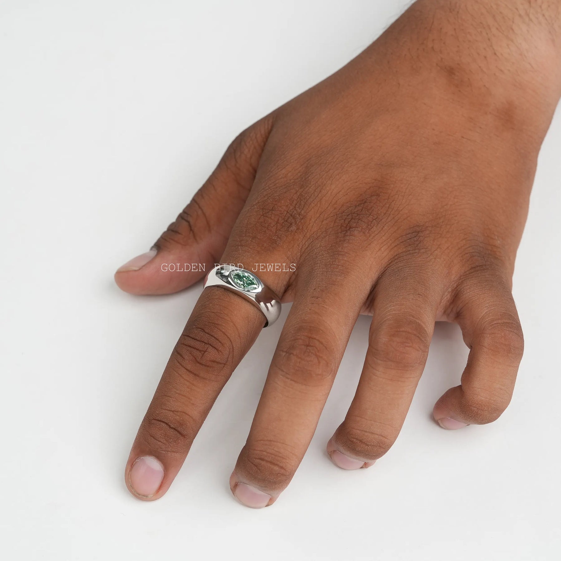 Marquise Moissanite Flush Set Solitär-Verlobungsring