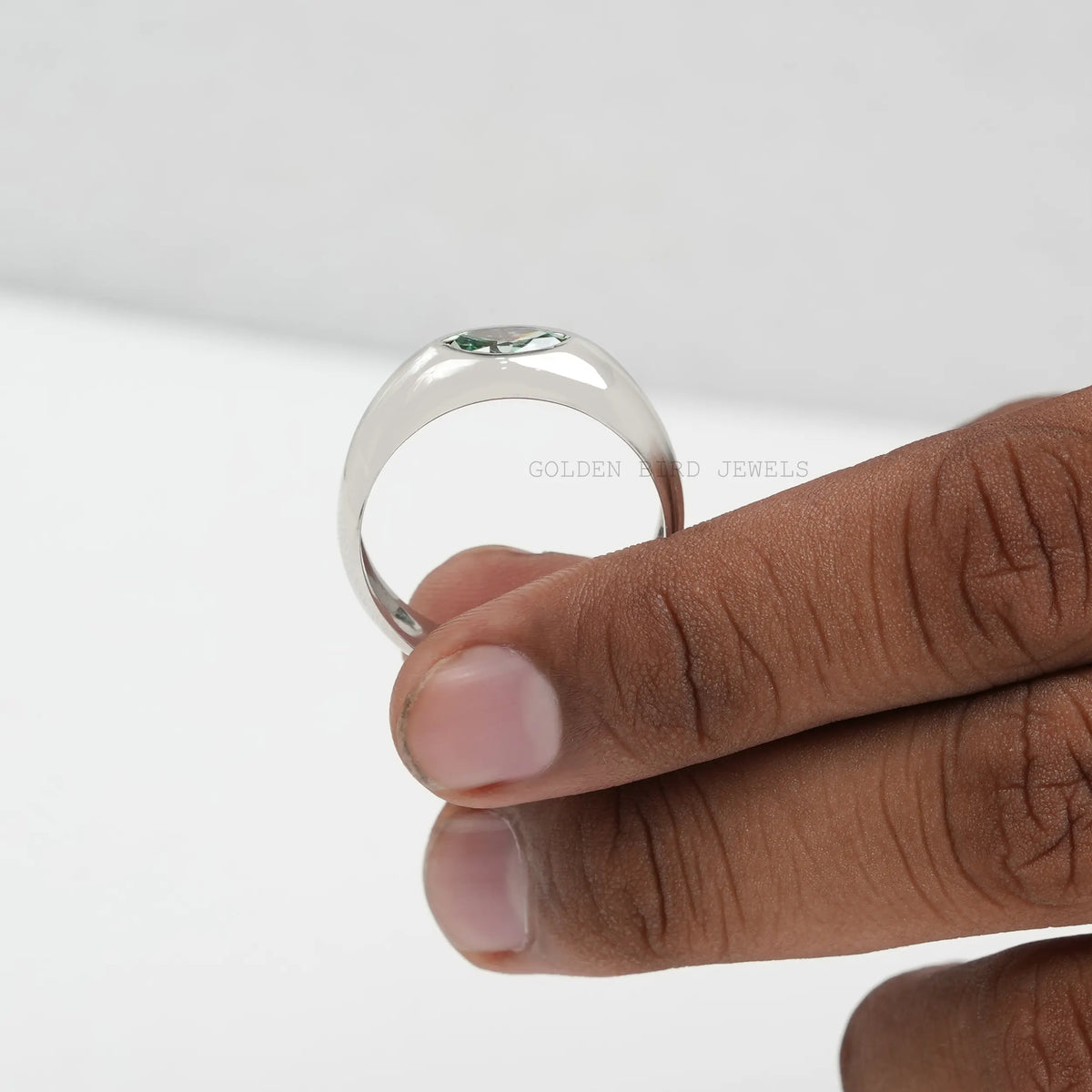 Marquise Moissanite Flush Set Solitär-Verlobungsring