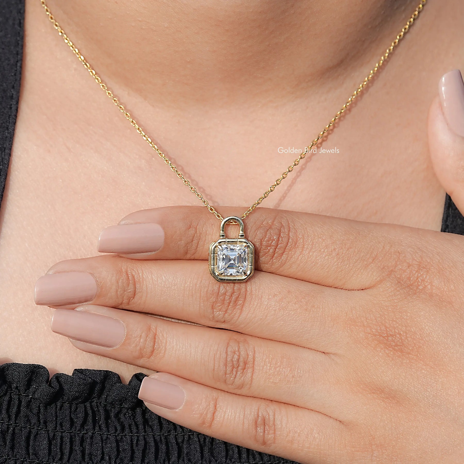 Farbloser Asscher-Moissanit-Solitäranhänger