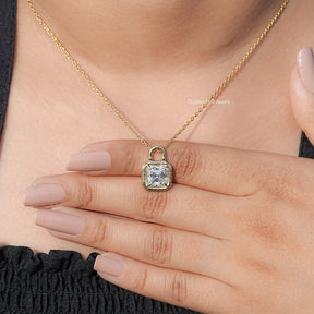 Farbloser Asscher-Moissanit-Solitäranhänger