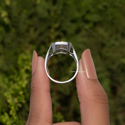 Solitärring mit Asscher-Schliff und Moissanit-Lünette