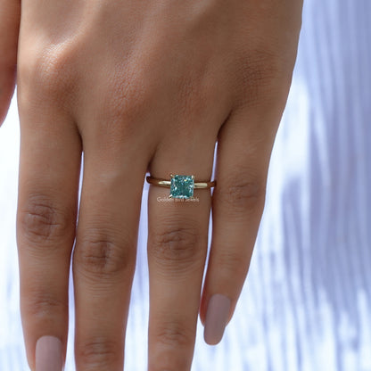 Cyan Blauer Princess Cut Moissanit Solitärring