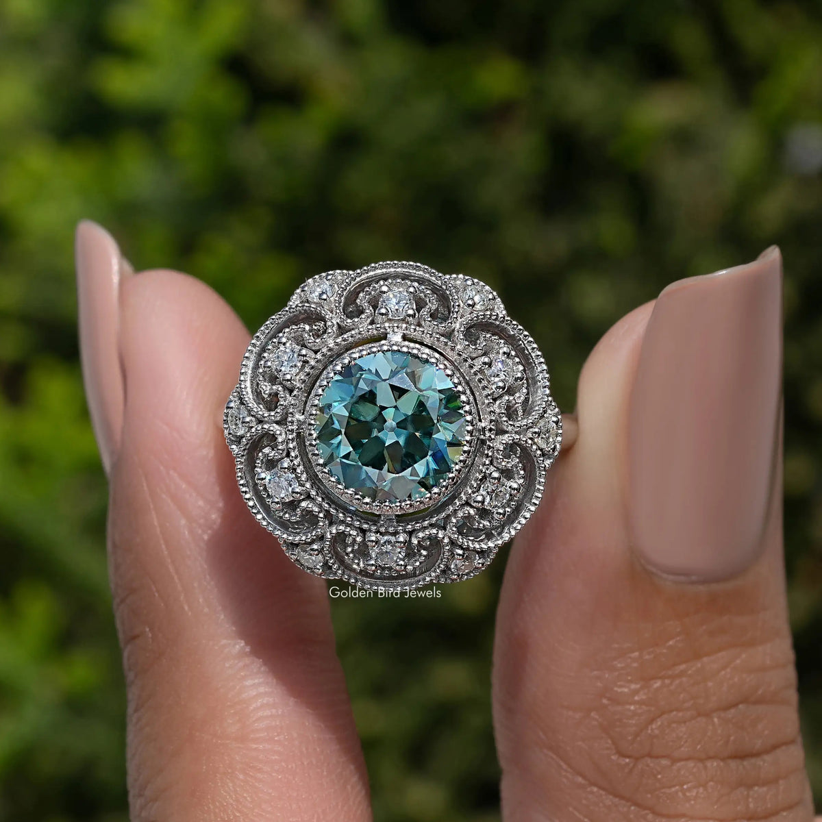 Blauer alter europäischer Vintage-Moissanitring mit Rundschliff