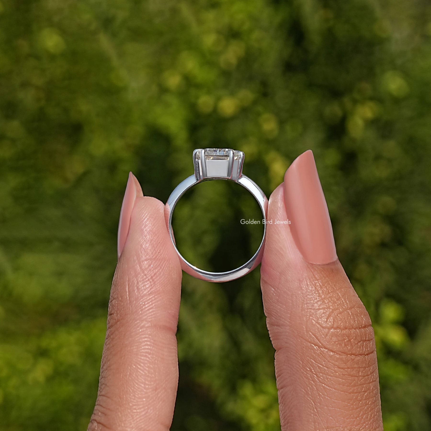 Moissanit-Solitärring im Kalbskopfschliff