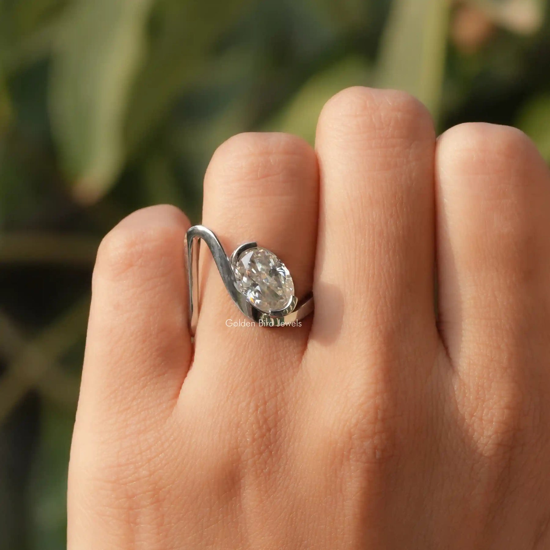 [Moissanite Crushed Ice Oval Cut Solitaire Ring]-[Golden Bird Jewels]