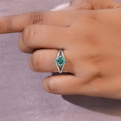 Kissen Moissanit Edelstein Ring mit geteilter Ringschiene