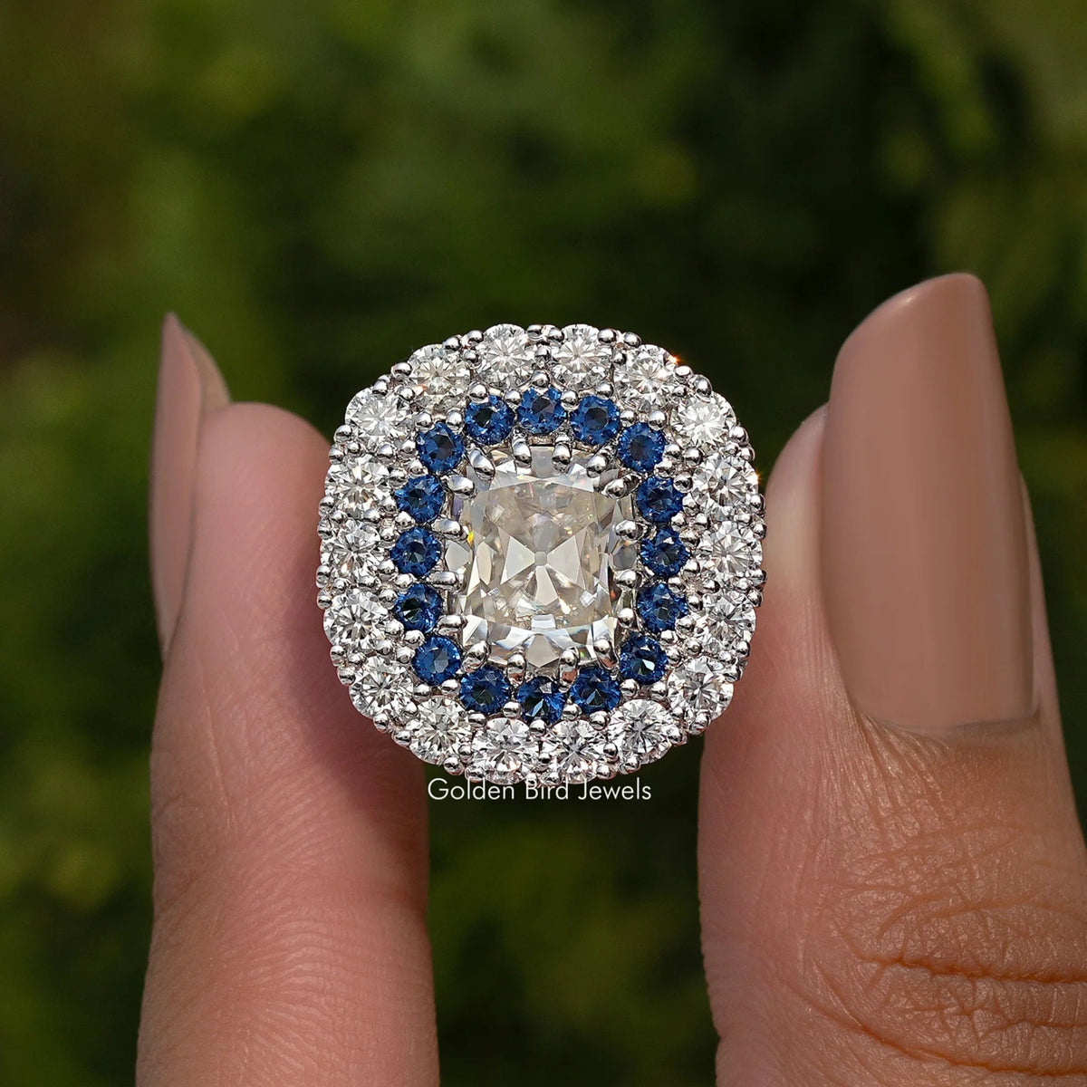 Doppelter Halo Old Mine Kissen-Schliff Moissanit-Ring