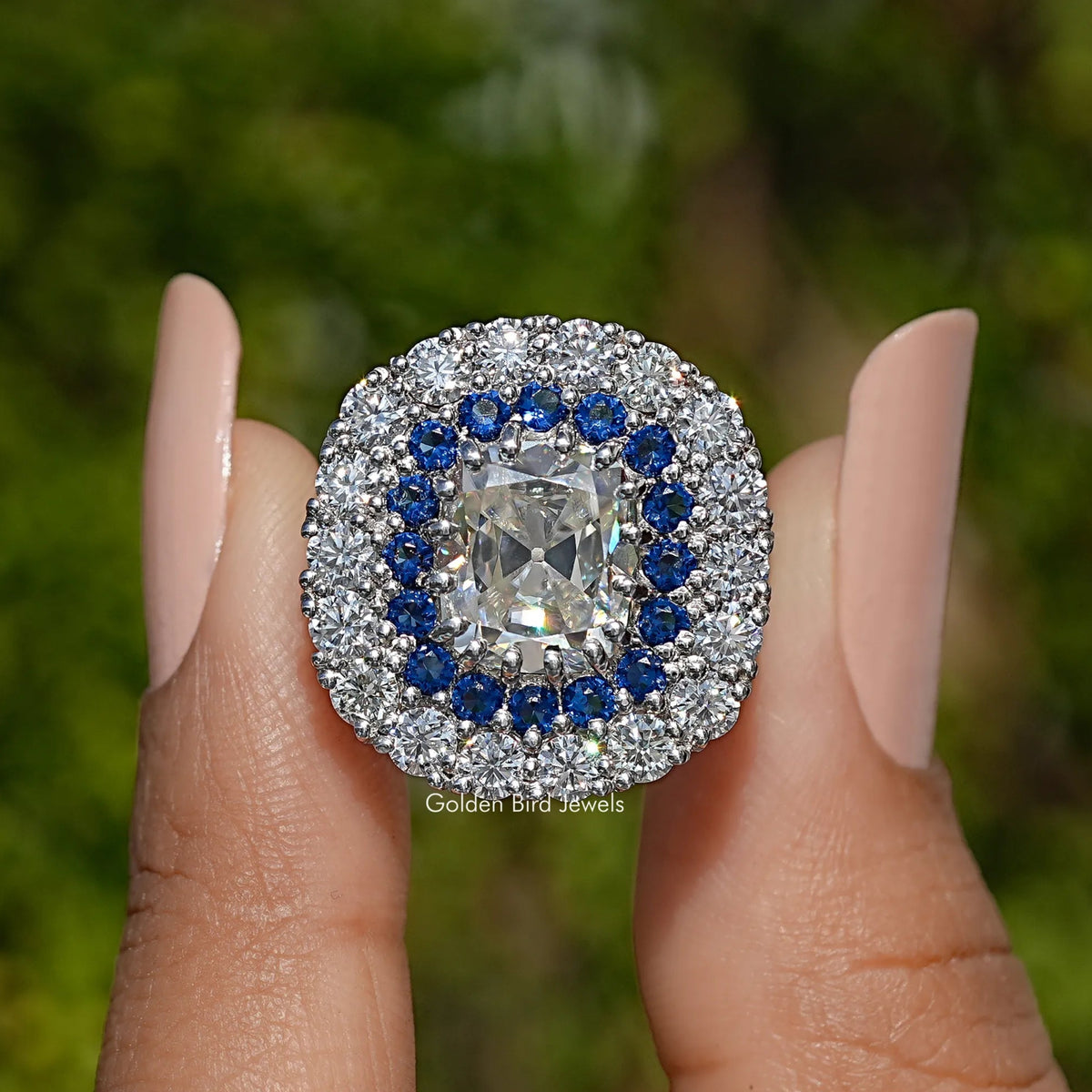 Doppelter Halo Old Mine Kissen-Schliff Moissanit-Ring