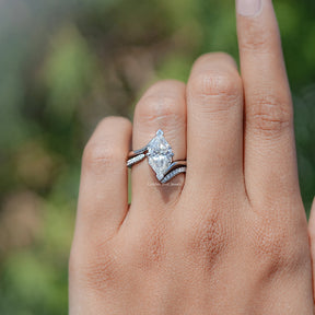 Dutch Marquise Moissanite Bridal Ring Set