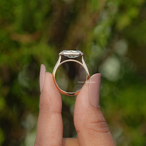 Ost-West Old Mine Moval Cut Moissanit Solitär Ring