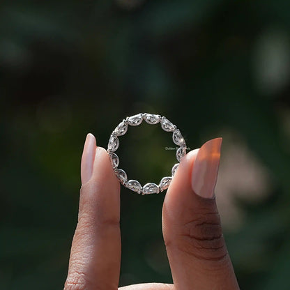 [Colorless Oval Cut Moissanite Eternity Band]-[Golden Bird Jewels]
