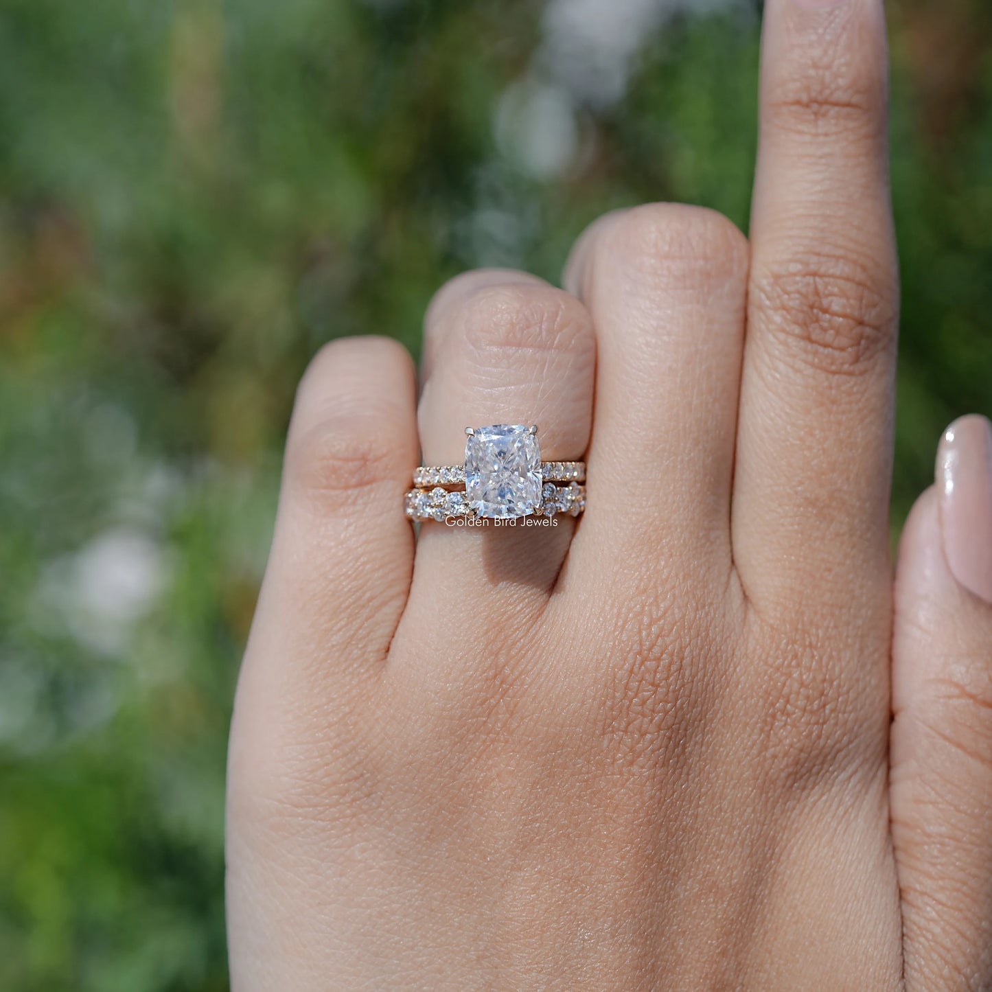 Längliches Moissanit-Ringset im Kissenschliff