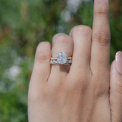 Längliches Moissanit-Ringset im Kissenschliff