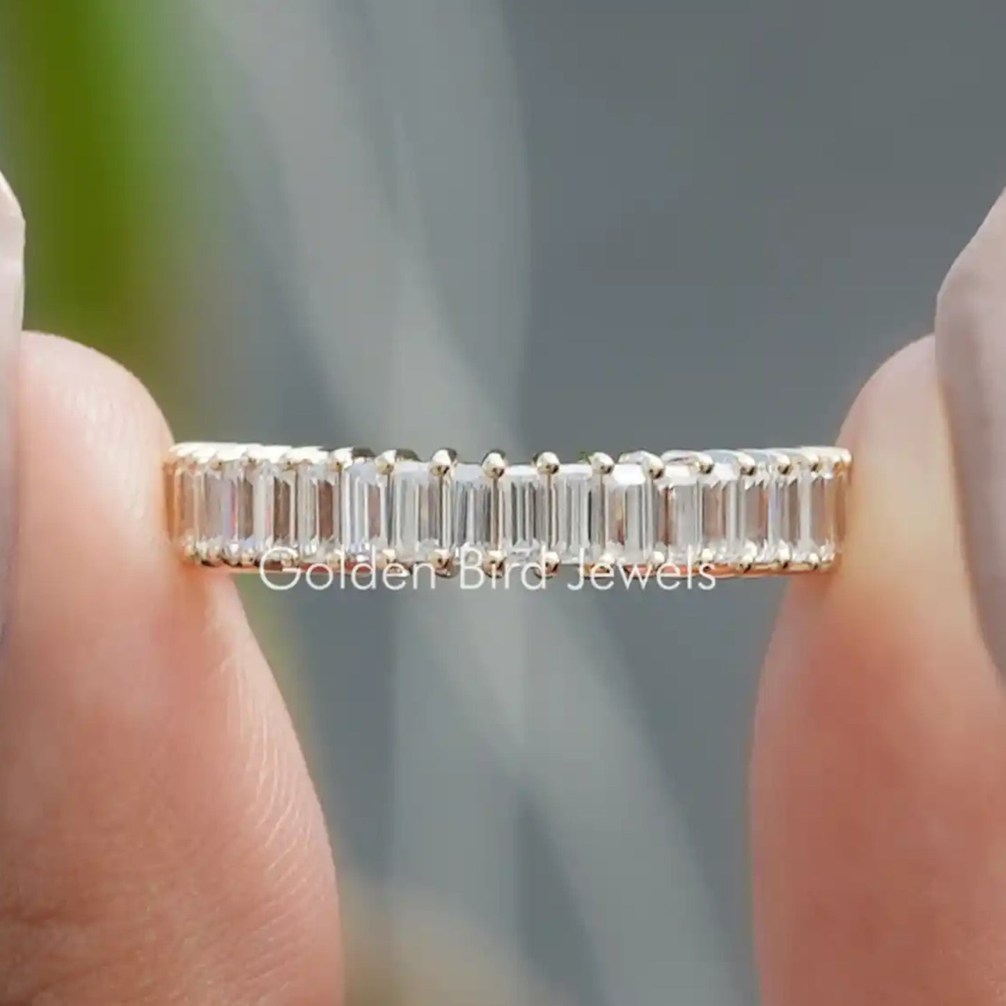 Halber Eternity-Ring mit Moissanit im Baguetteschliff