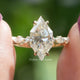Verlobungsring mit Marquise-Schliff Moissanit.
