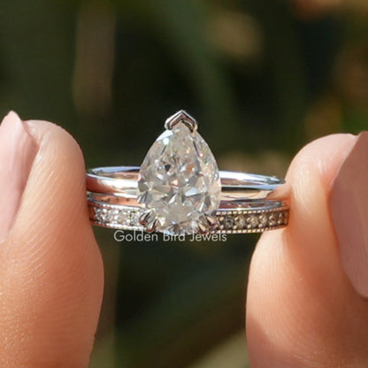 Birnenförmiger Moissanit-Ring mit verstecktem Halo und Ewigkeit-Band