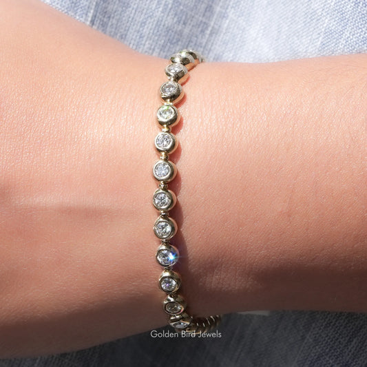 Armband mit Moissanit im Rundschliff und Fassung